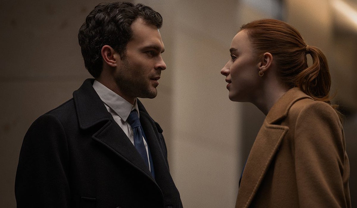 Alden Ehrenreich and Phoebe Dynevor in Fair Play.