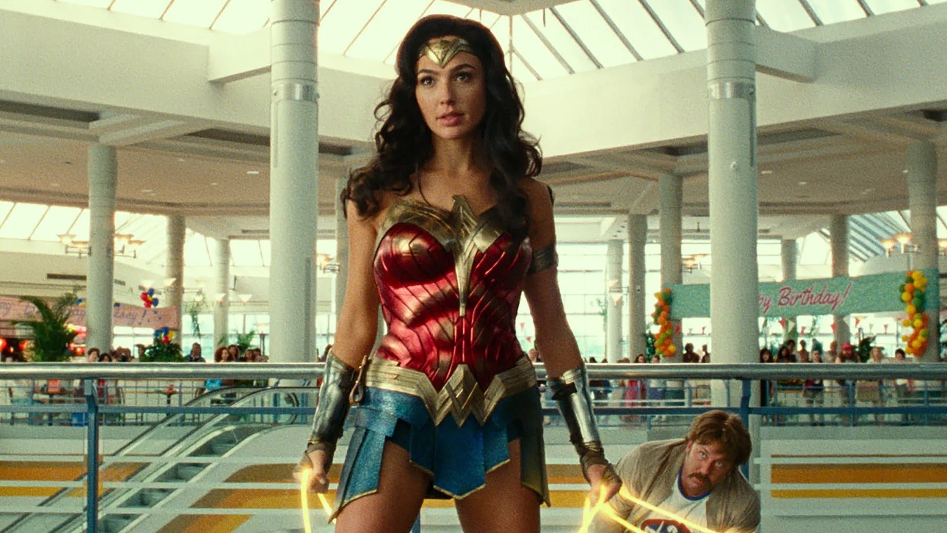 Wonder Woman lassos a criminal