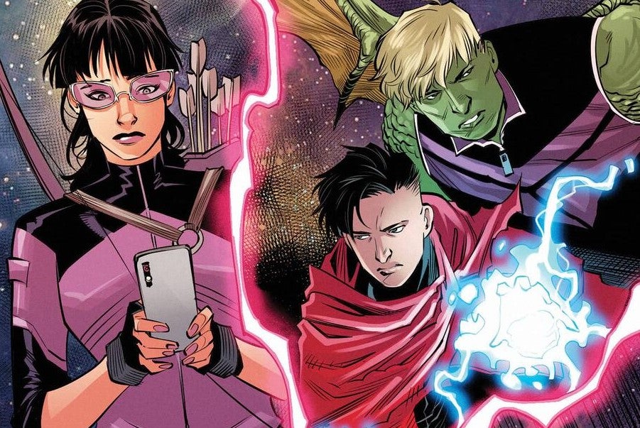 Kate Bishop Texting, aside Wiccan and Hulkling